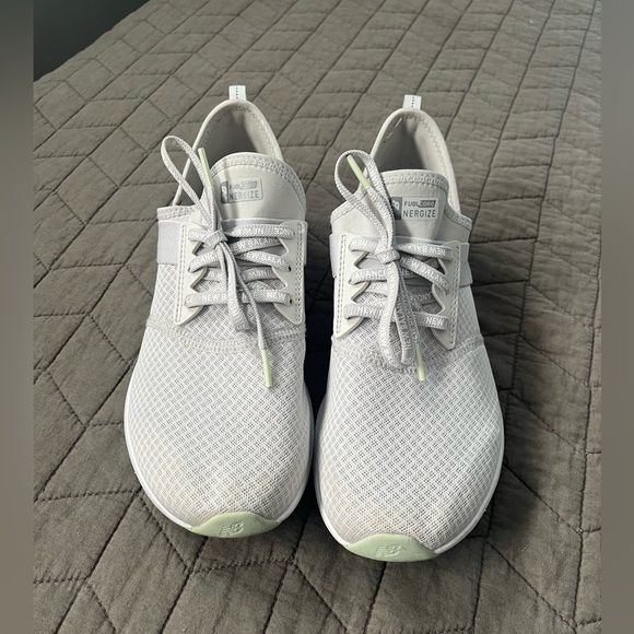 New balance sneaker, Nergize, womens size 10, very light grey - Picture 2 of 8